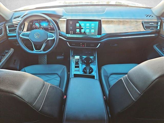 Used 2025 Volkswagen Atlas SE FWD image 17