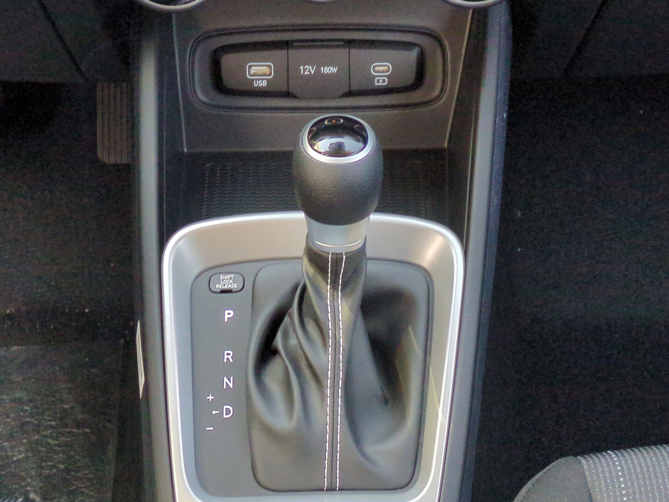 New 2026 Hyundai Venue SE FWD image 21