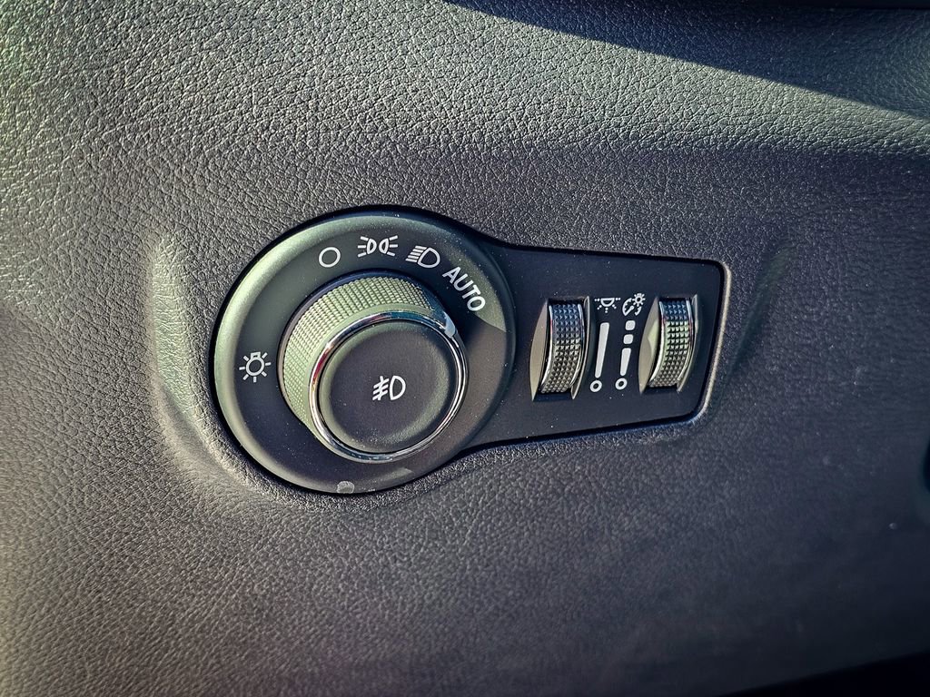 Certified 2024 Jeep Compass Limited w/ High Altitude Package image 14