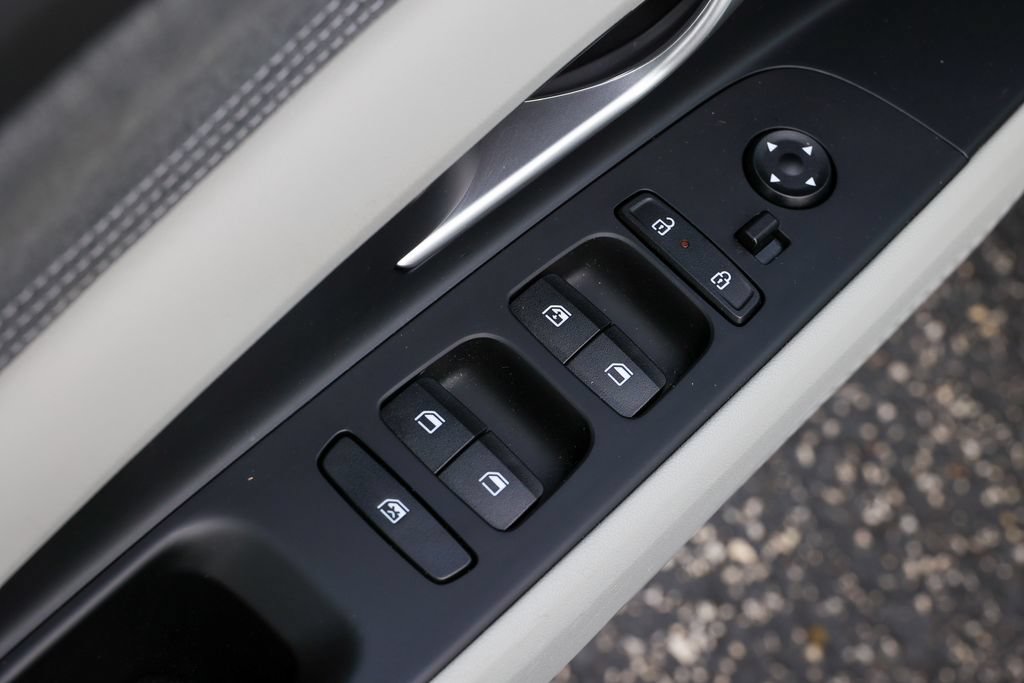 Used 2024 Hyundai Elantra Limited FWD image 6