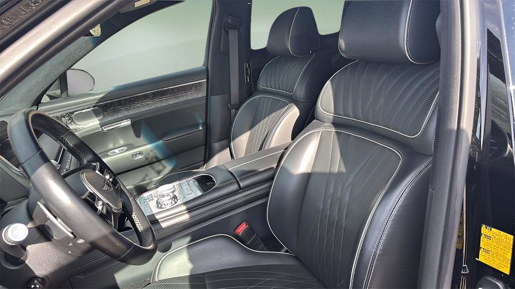 Used 2023 Genesis G90 3.5T AWD/4WD image 13