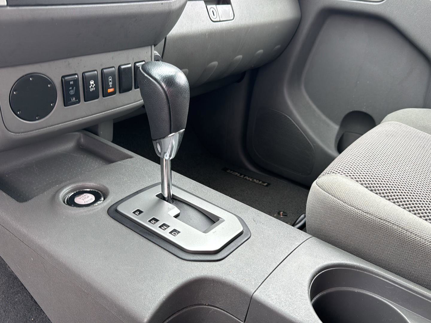 Used 2020 Nissan Frontier SV image 25