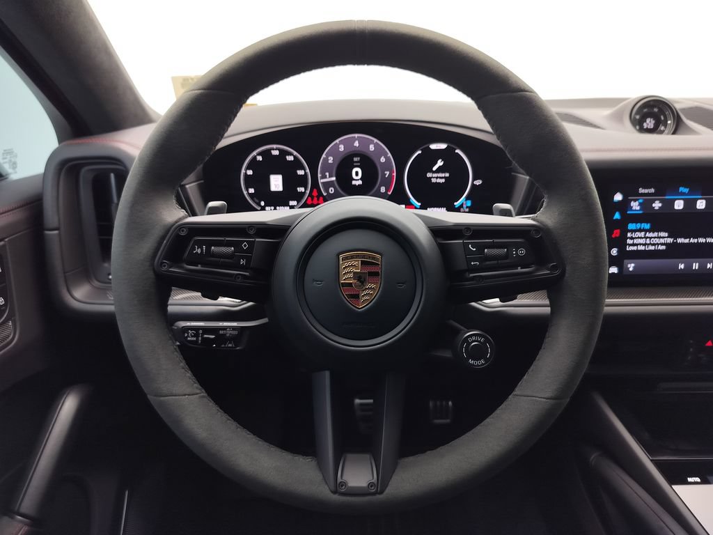 Certified 2025 Porsche Cayenne GTS AWD/4WD image 9