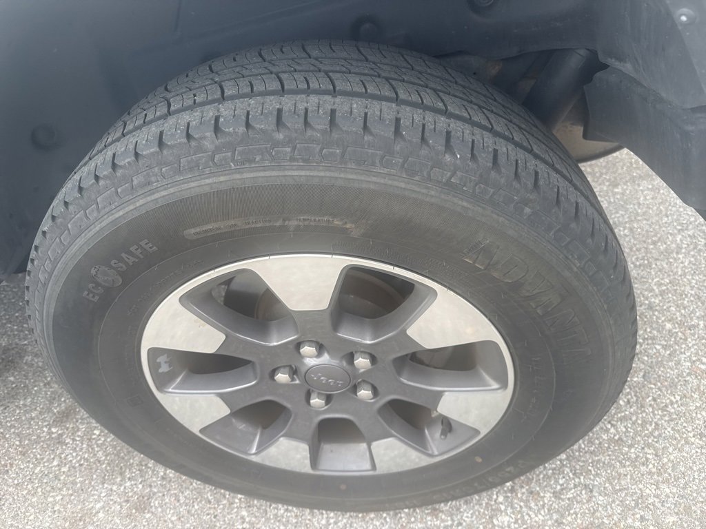 Used 2018 Jeep Wrangler Unlimited Sahara image 10