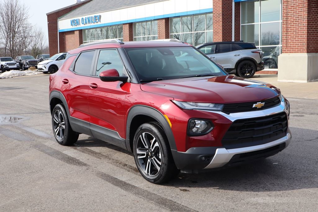 Used 2023 Chevrolet TrailBlazer LT w/ Convenience Package image 2