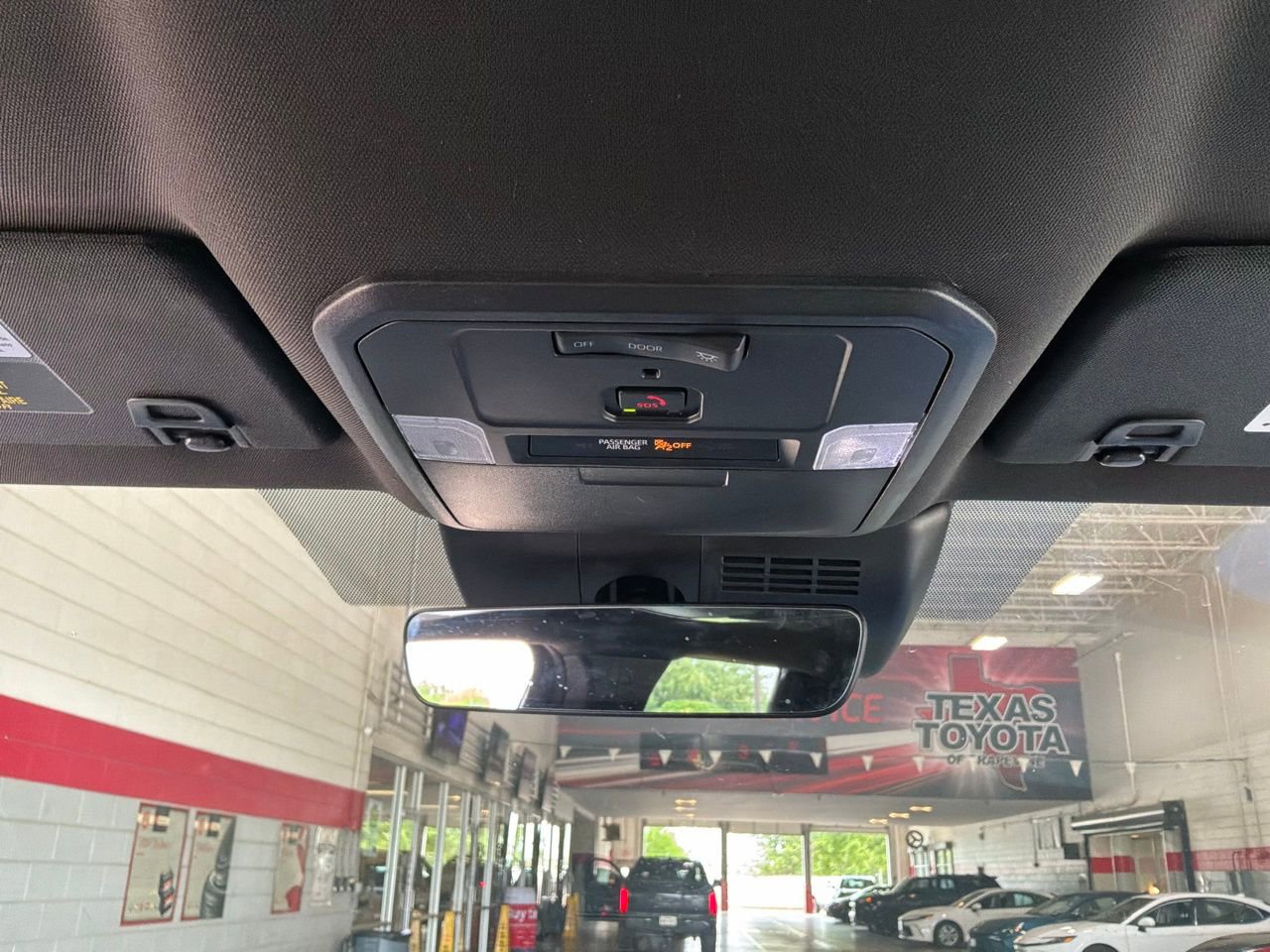 Used 2025 Toyota Tacoma TRD Off-Road image 14