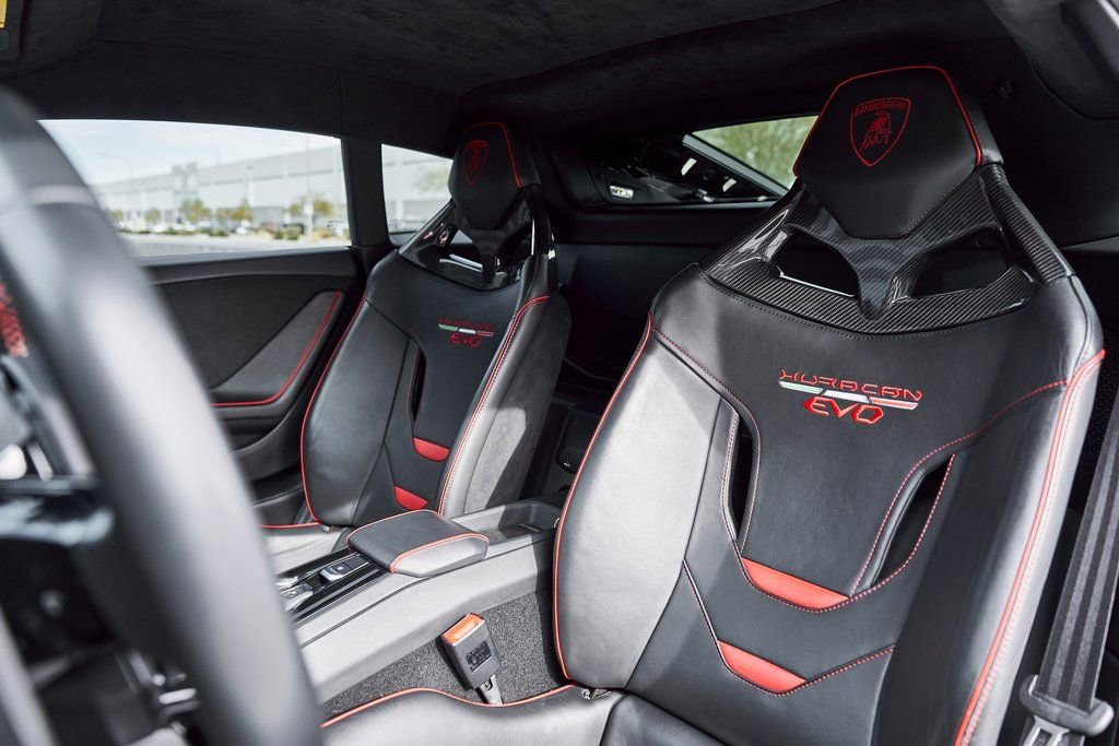 Used 2020 Lamborghini Huracan EVO image 42