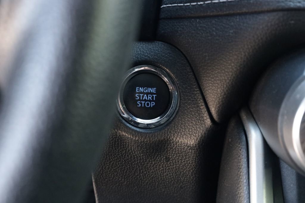 Used 2020 Toyota RAV4 XLE w/ Convenience Package image 6