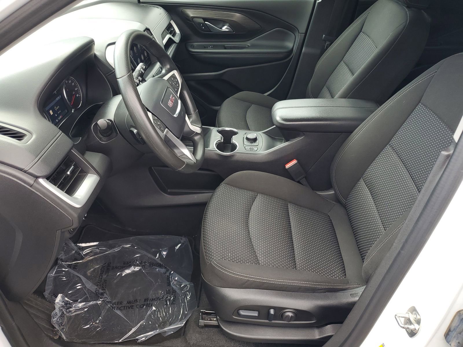 Used 2024 GMC Terrain SLE w/ Driver Convenience Package image 5