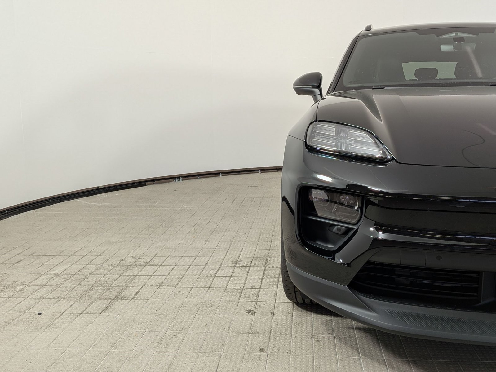 New 2026 Porsche Macan Electric RWD image 12
