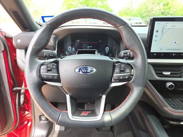 Used 2025 Ford Explorer ST image 9