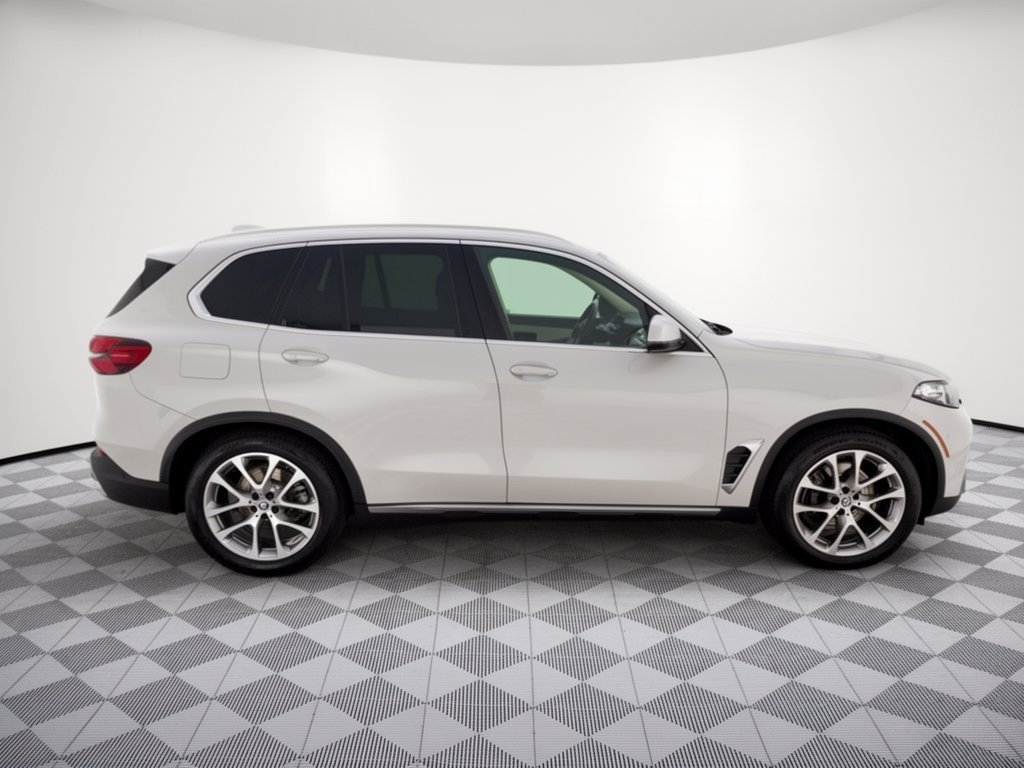 Certified 2024 BMW X5 sDrive40i w/ Parking Assistance Package RWD image 8