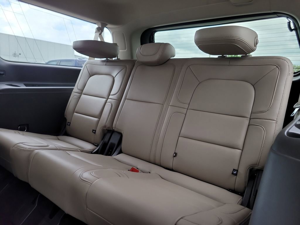 Used 2023 Lincoln Navigator L Reserve image 13