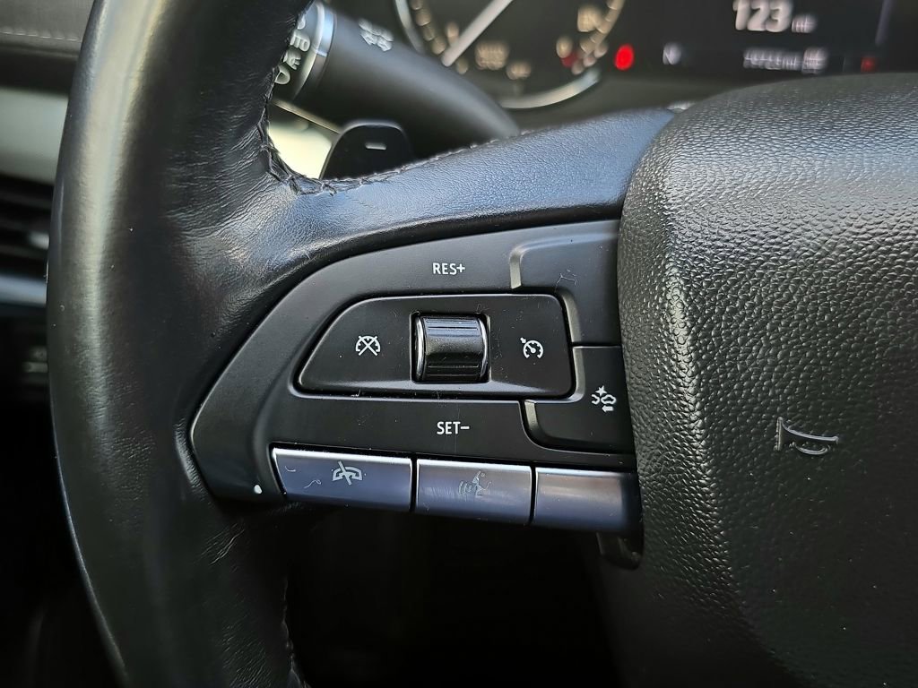 Used 2022 Cadillac XT4 Premium Luxury w/ Safety Alert Package image 8