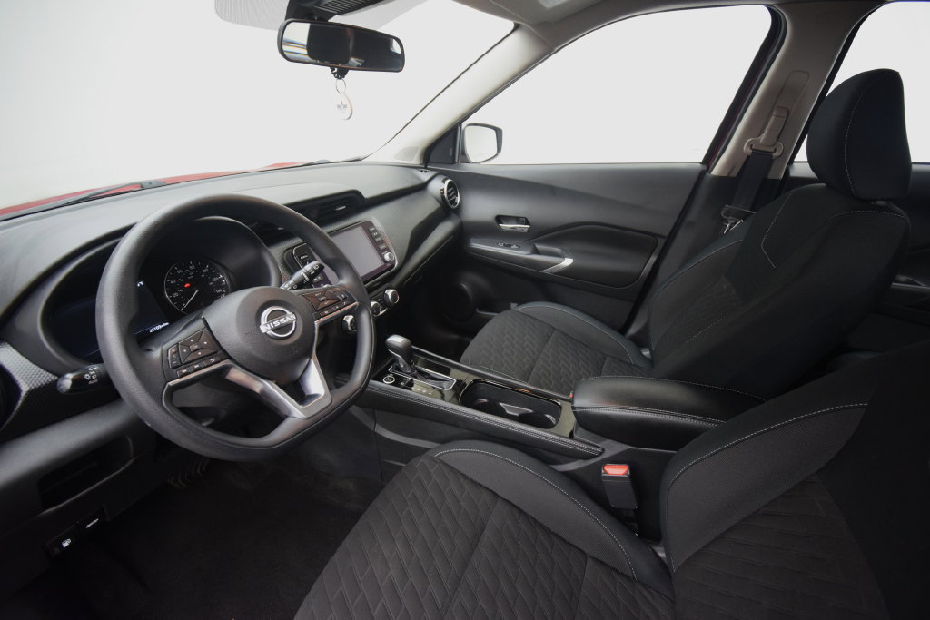 Used 2023 Nissan Kicks SV FWD image 7