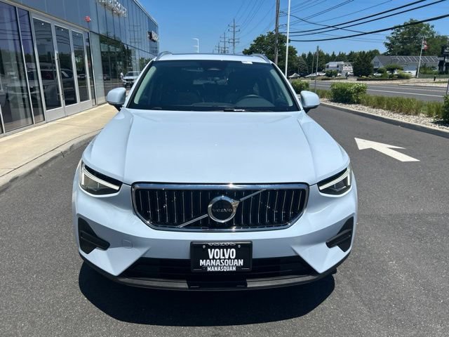 Used 2025 Volvo XC40 B5 Core AWD/4WD image 7