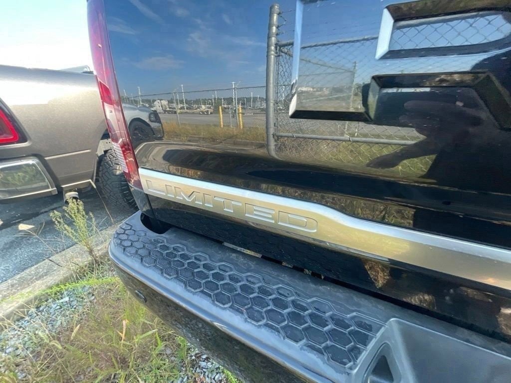 Used 2018 RAM 2500 Limited AWD/4WD image 11