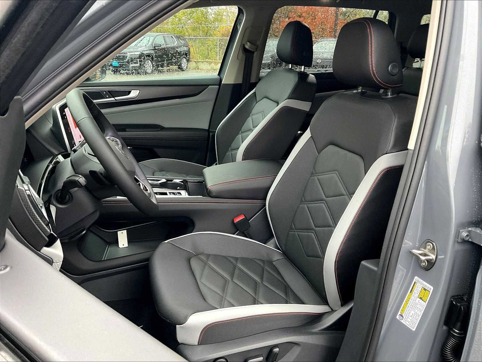 New 2026 Volkswagen Atlas Peak Edition AWD/4WD image 11