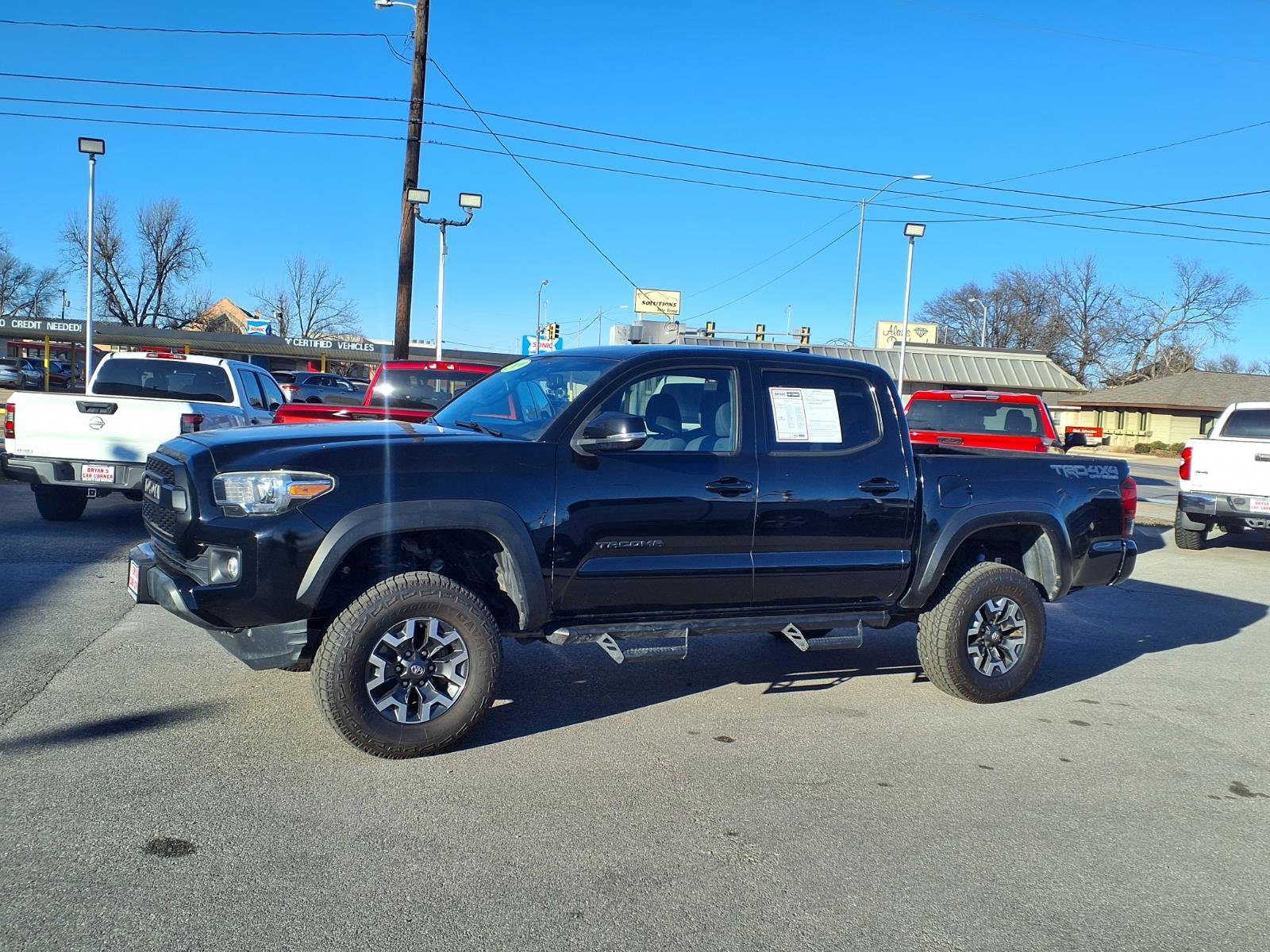 Used 2019 Toyota Tacoma TRD Off-Road w/ Technology Package AWD/4WD image 16