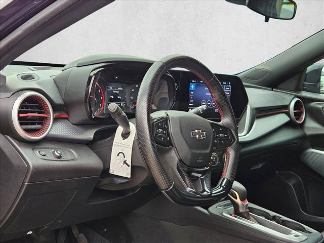 Used 2024 Chevrolet Trax RS FWD image 8