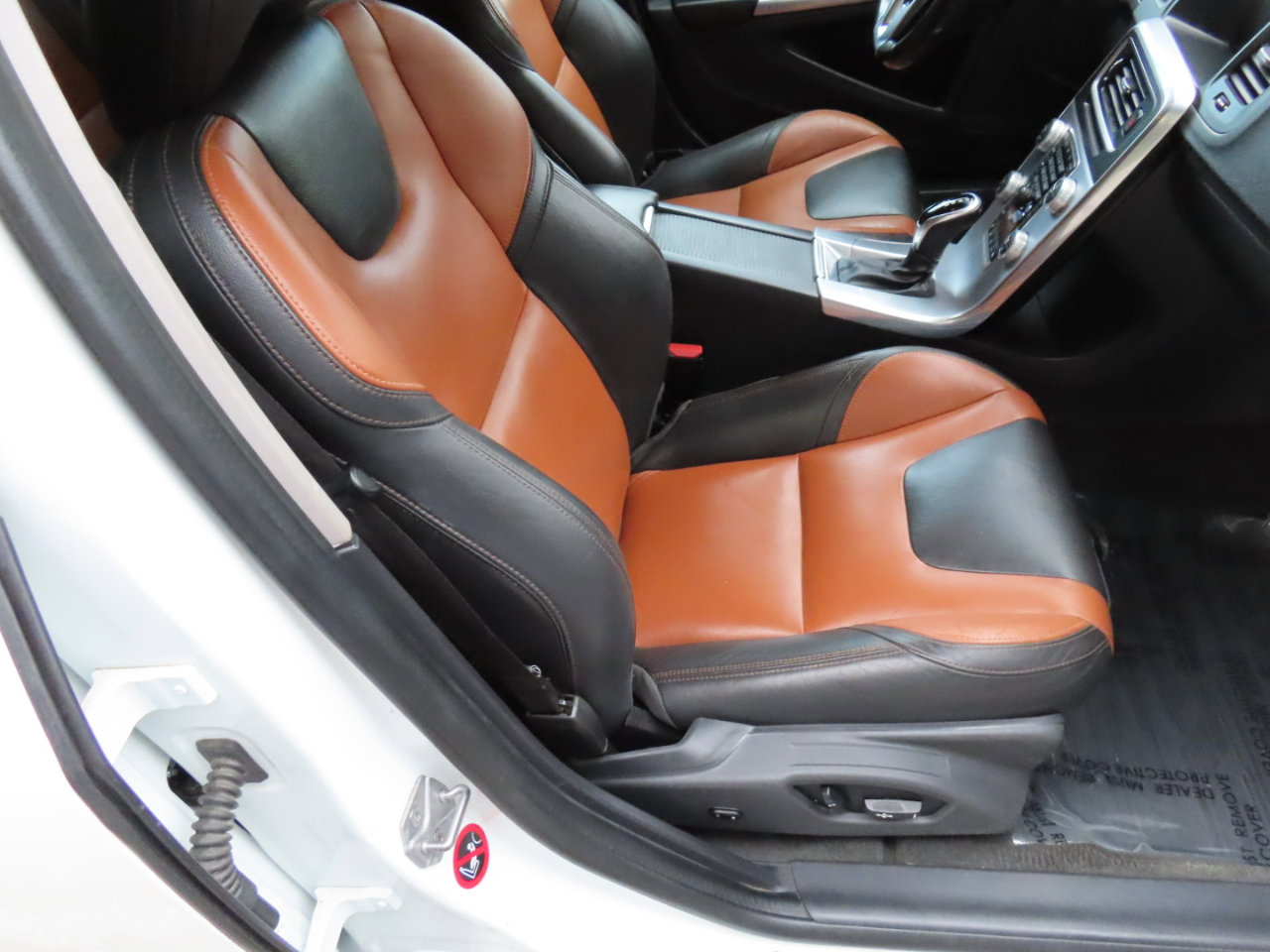 Used 2018 Volvo V60 T5 Cross Country w/ Convenience Package image 17