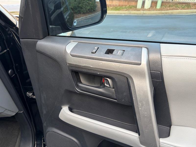 Used 2010 Toyota 4Runner SR5 image 40