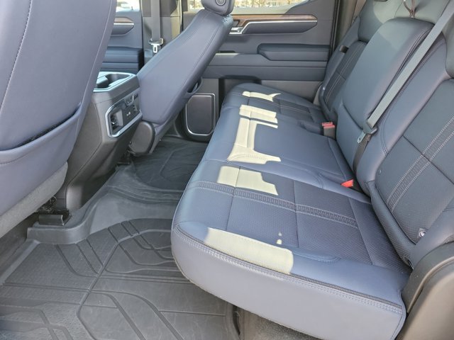 Used 2023 Chevrolet Silverado 1500 High Country w/ Technology Package image 15