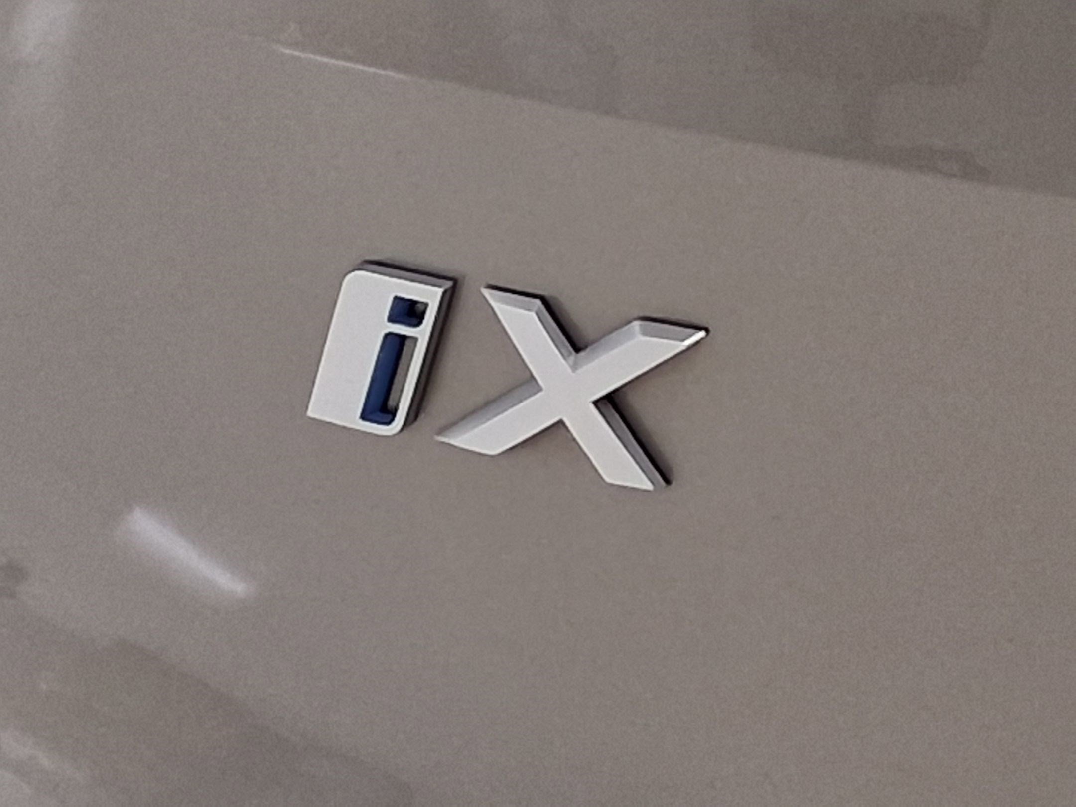 Used 2023 BMW iX xDrive50 w/ Sport Package image 21