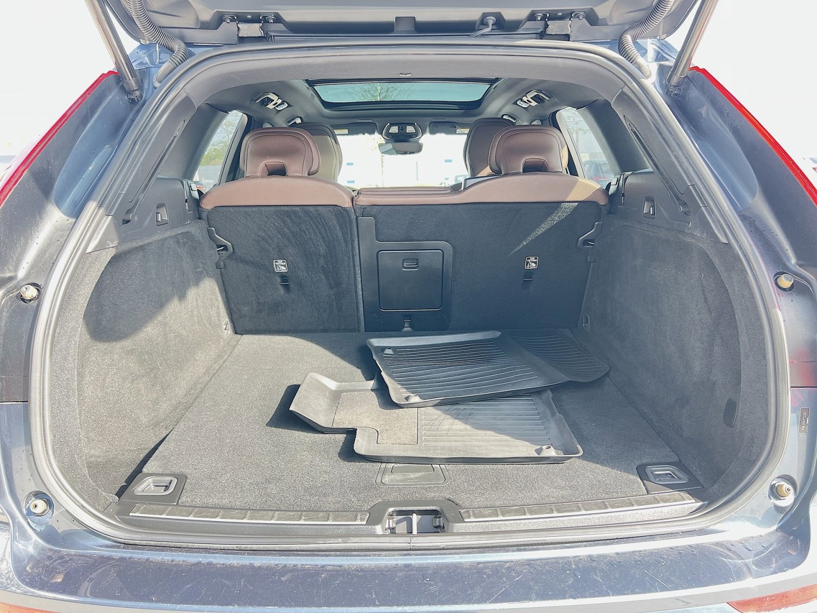 Certified 2023 Volvo XC60 B5 Plus w/ Climate Package AWD/4WD image 34