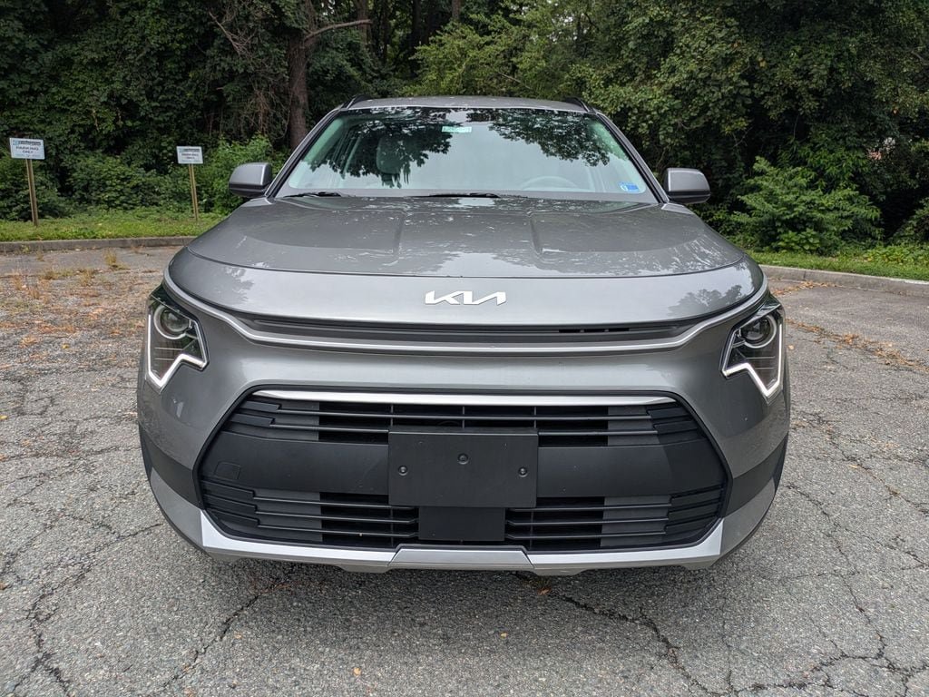 Used 2025 Kia Niro EX FWD image 9