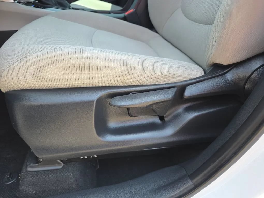 Used 2024 Toyota Corolla Cross L FWD image 14
