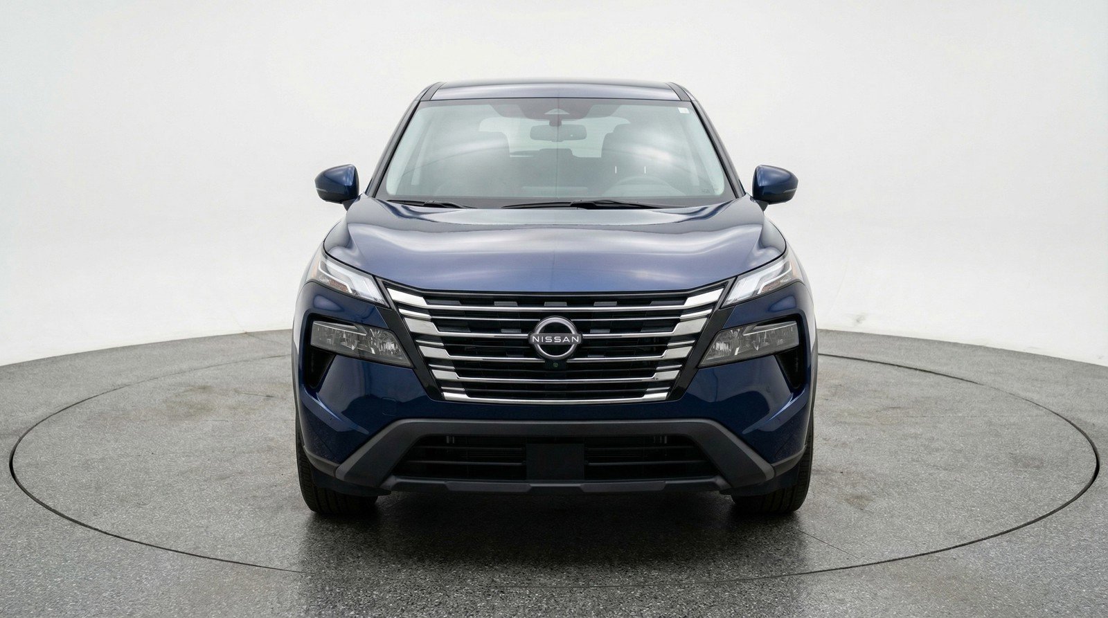 Used 2025 Nissan Rogue SV image 2