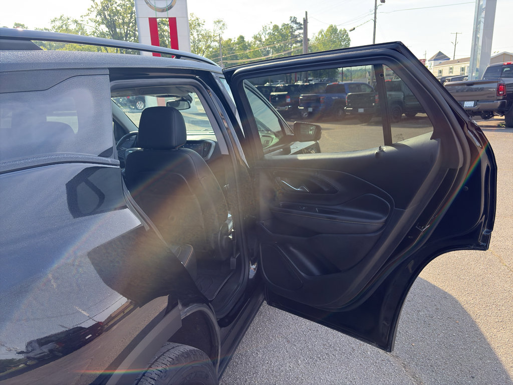Used 2024 GMC Terrain AT4 w/ LPO, Floor Liner Package AWD/4WD image 20