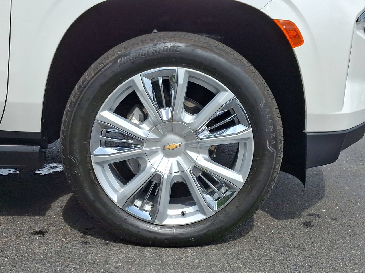 Used 2024 Chevrolet Suburban High Country AWD/4WD image 27