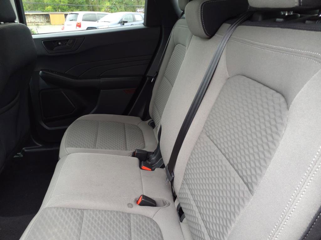 Used 2022 Ford Escape SE w/ SE Sport Appearance Package image 7