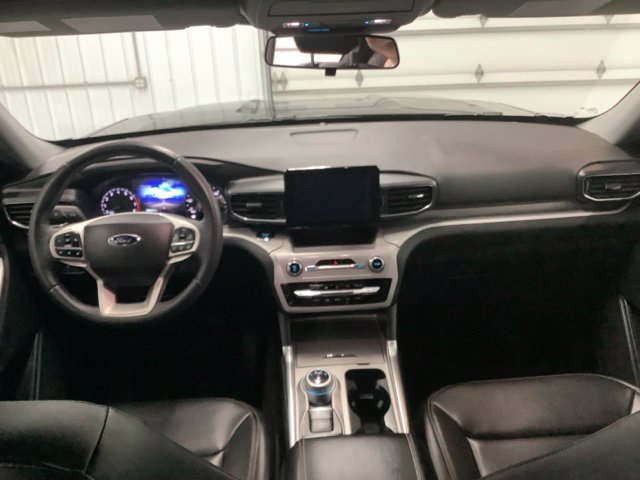 Used 2023 Ford Explorer XLT AWD/4WD image 14