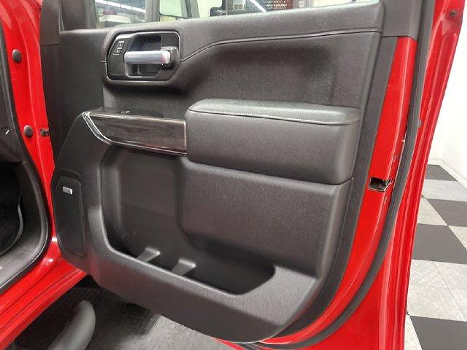Used 2021 Chevrolet Silverado 2500 LTZ w/ LTZ Premium Package AWD/4WD image 17