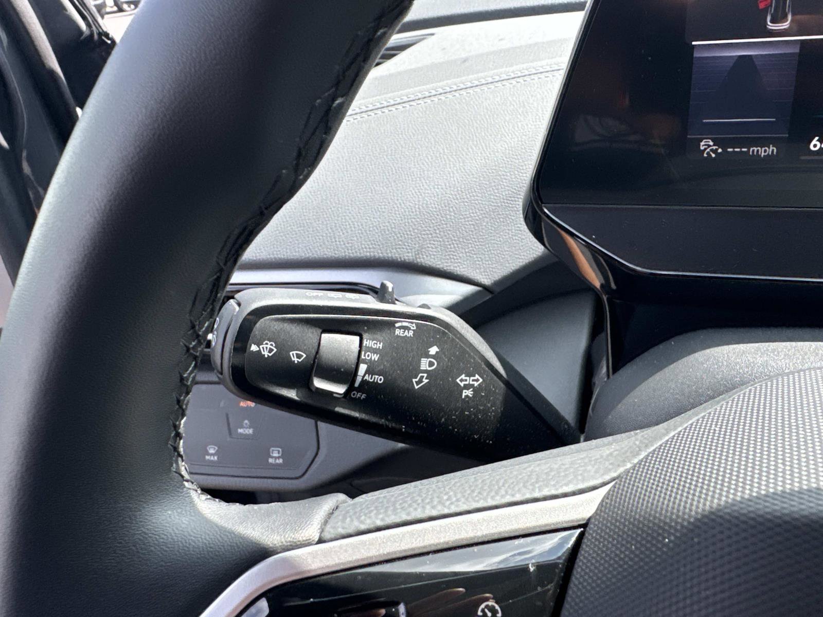 Certified 2025 Volkswagen ID.4 Pro image 20