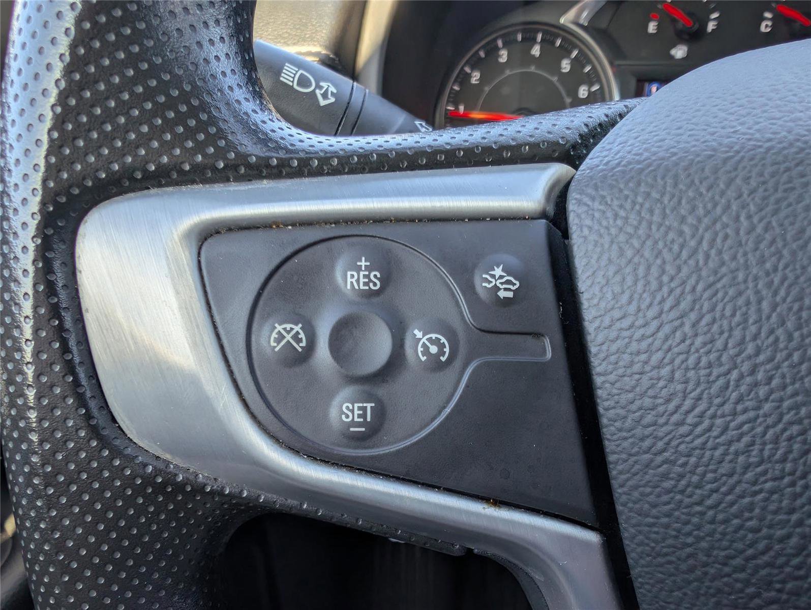 Used 2024 GMC Terrain SLE image 24