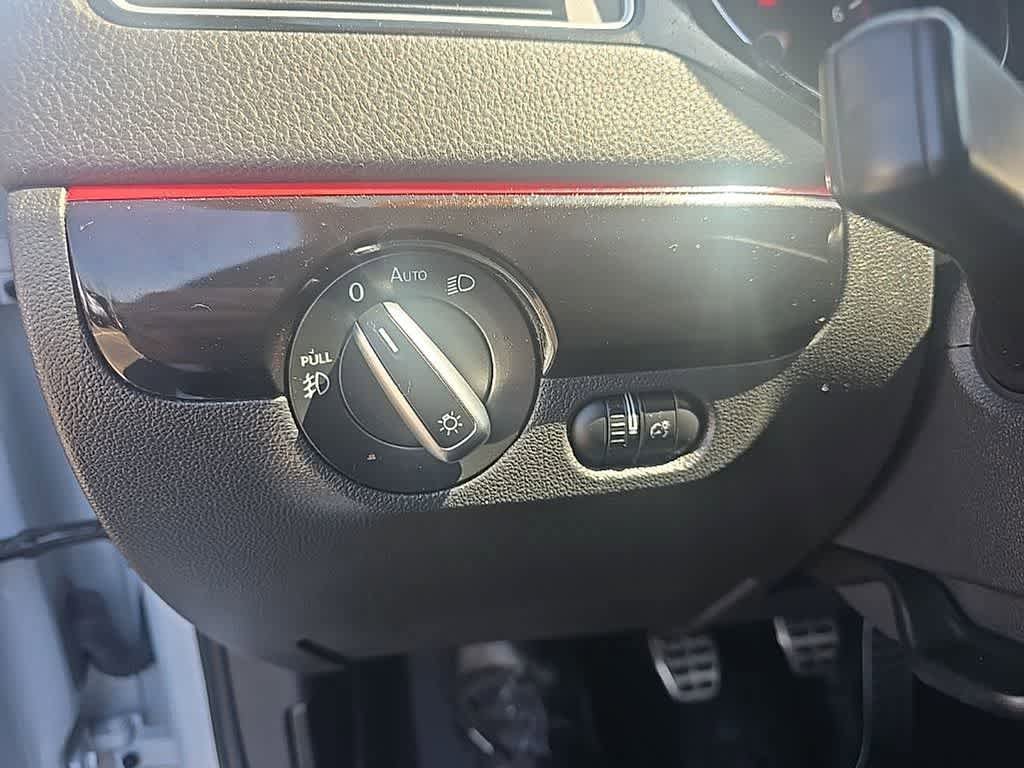 Used 2017 Volkswagen Jetta GLI FWD image 15