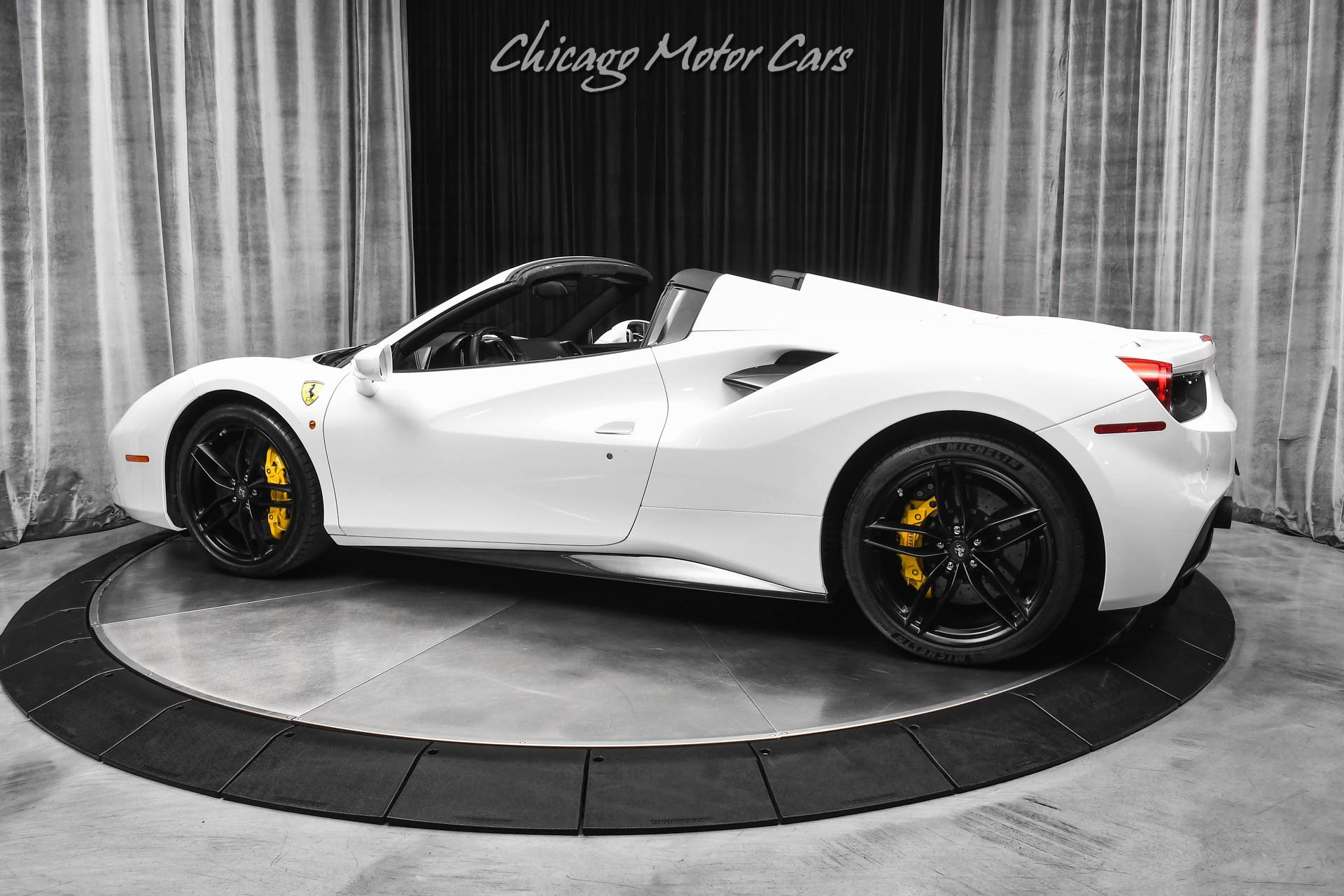 Used 2017 Ferrari 488 Spider image 3