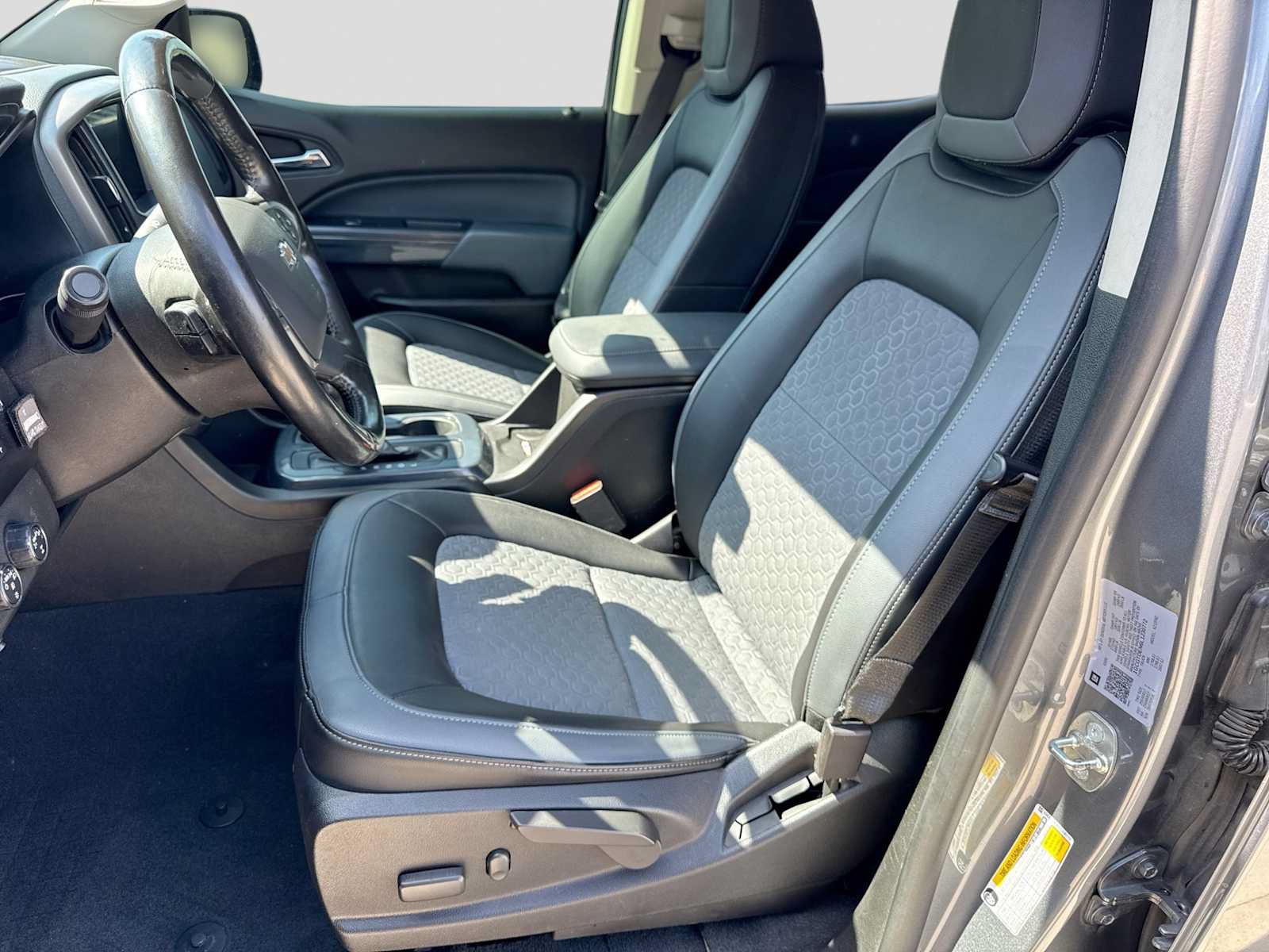Used 2020 Chevrolet Colorado Z71 AWD/4WD image 15