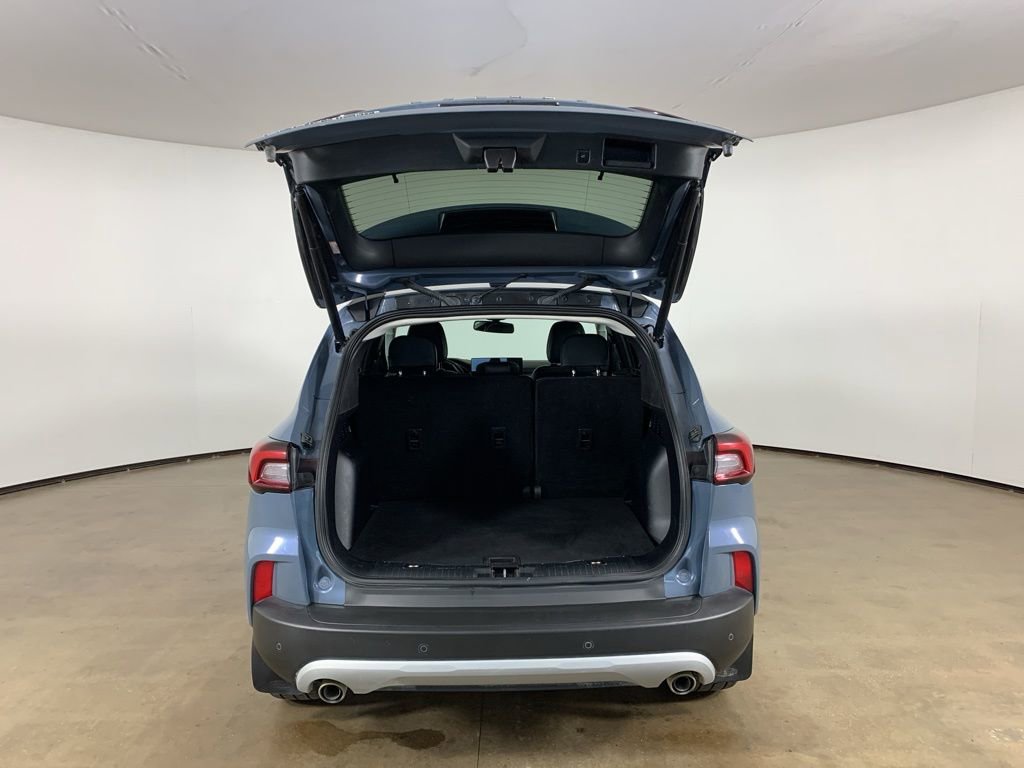 Used 2023 Ford Escape Platinum w/ Premium Technology Package image 12