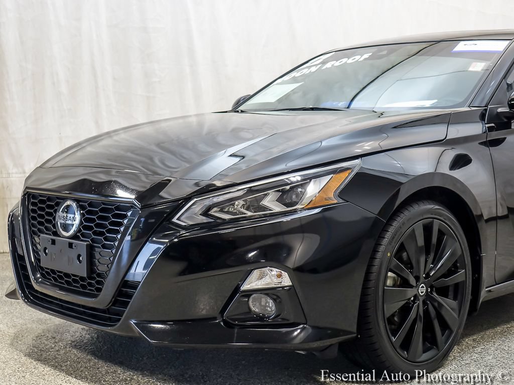 Used 2022 Nissan Altima 2.5 SR w/ Midnight Edition Package FWD image 3
