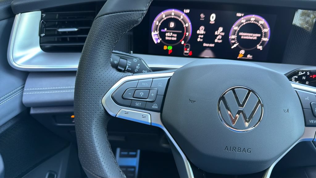 New 2026 Volkswagen Tiguan SE R-Line FWD image 20