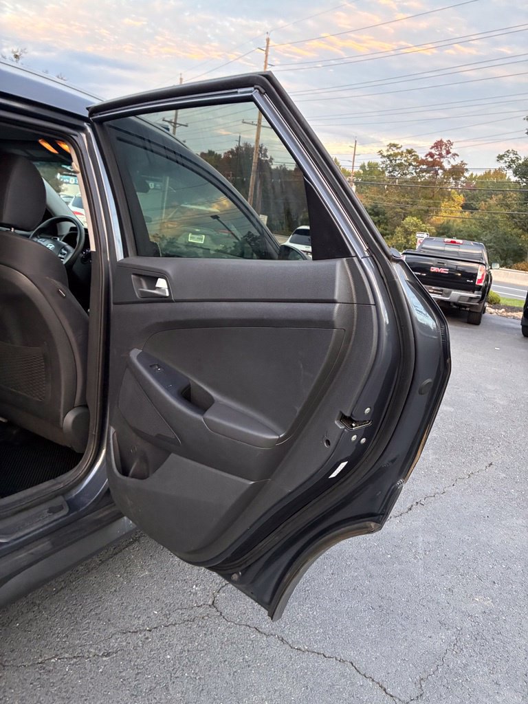 Used 2020 Hyundai Tucson Value FWD image 24