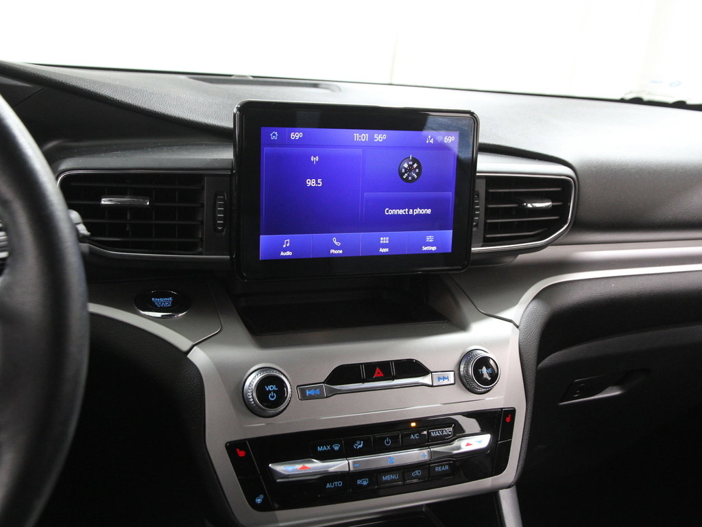 Certified 2022 Ford Explorer XLT w/ Equipment Group 202A image 10