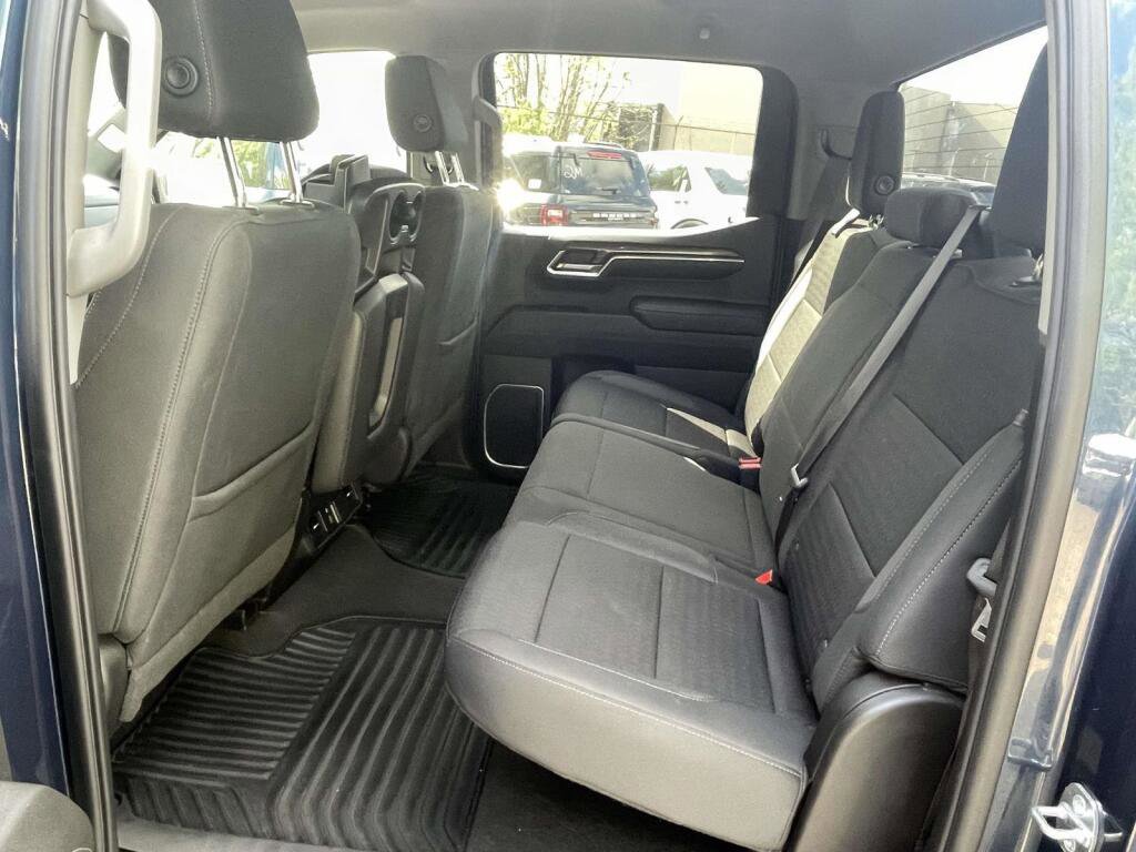 Used 2022 Chevrolet Silverado 1500 LT AWD/4WD image 20