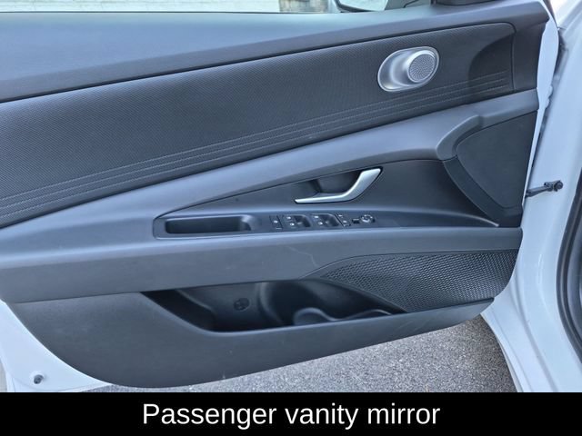 Used 2026 Hyundai Elantra Hybrid FWD image 13