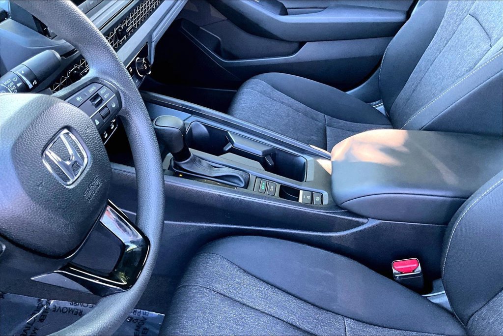 Certified 2025 Honda Accord LX image 13